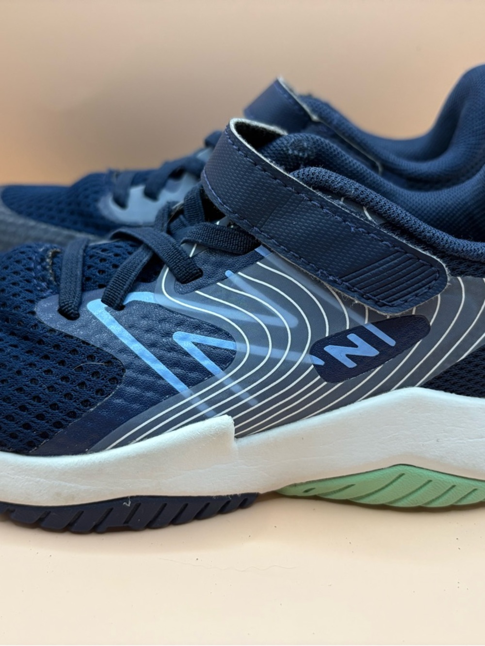 New Balance Rave Run v2 Bungee Lace with Top Strap kids' running shoes Size 12